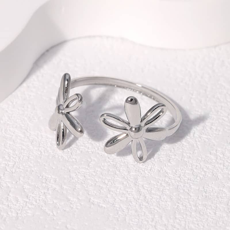 Adjustable Daisy Flower Ring