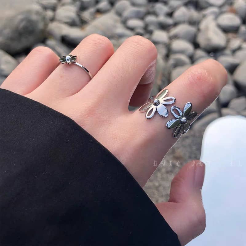 Adjustable Daisy Flower Ring